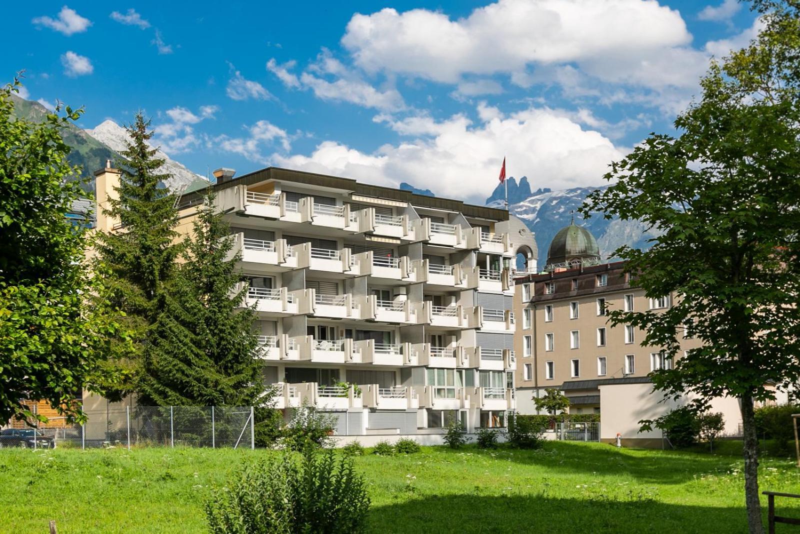 Spirit Apartments - Balkon - Bergsicht - Parkplatz Engelberg Dış mekan fotoğraf